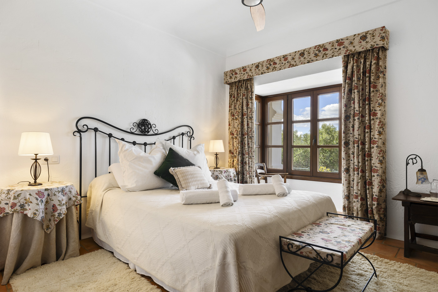 Habitación con cama doble